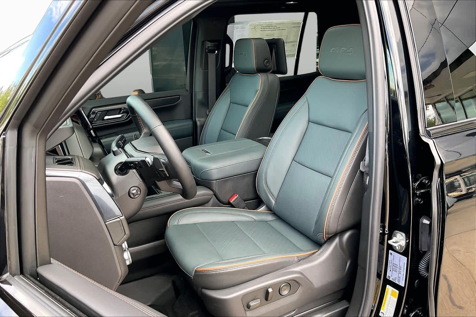 2026 GMC Yukon photo 17 of 18