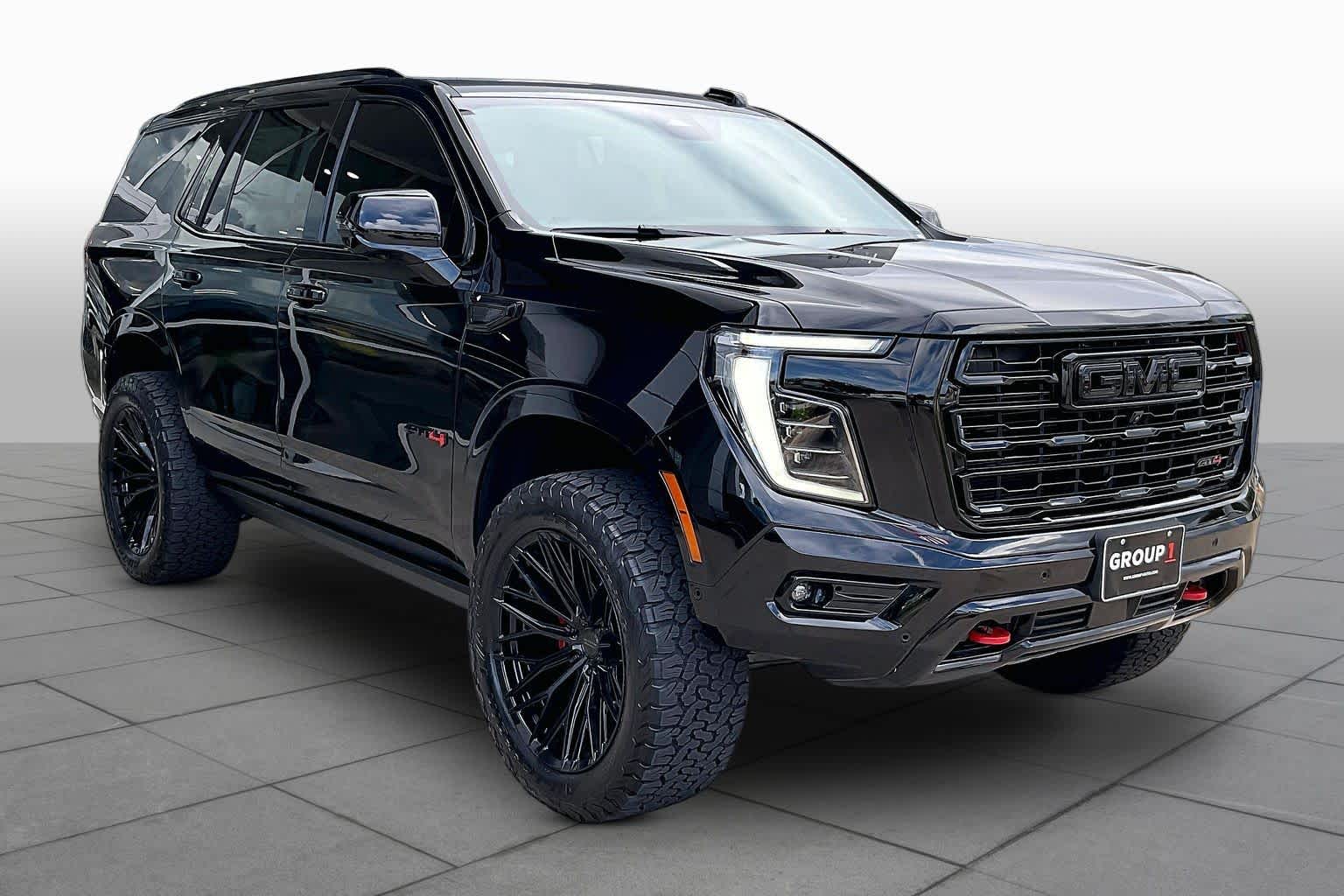 2026 GMC Yukon photo 2 of 18