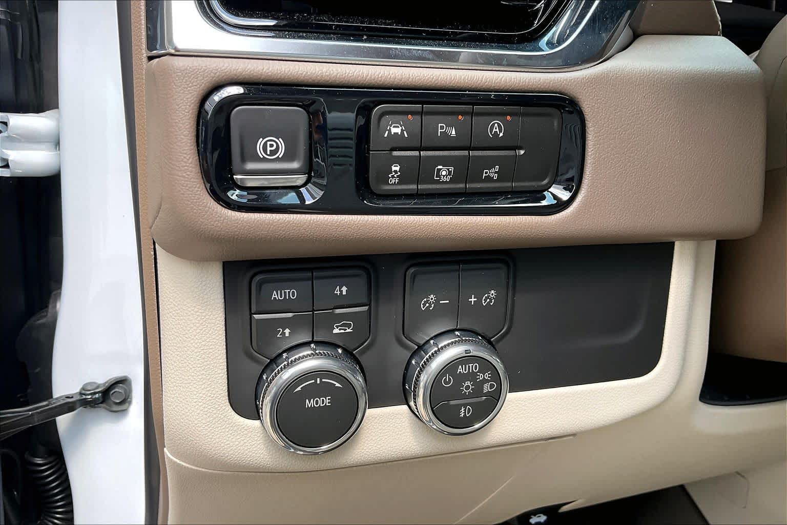 2026 GMC Yukon Denali Denali Glacier White Tricoat at Group 1 GMC Buick South