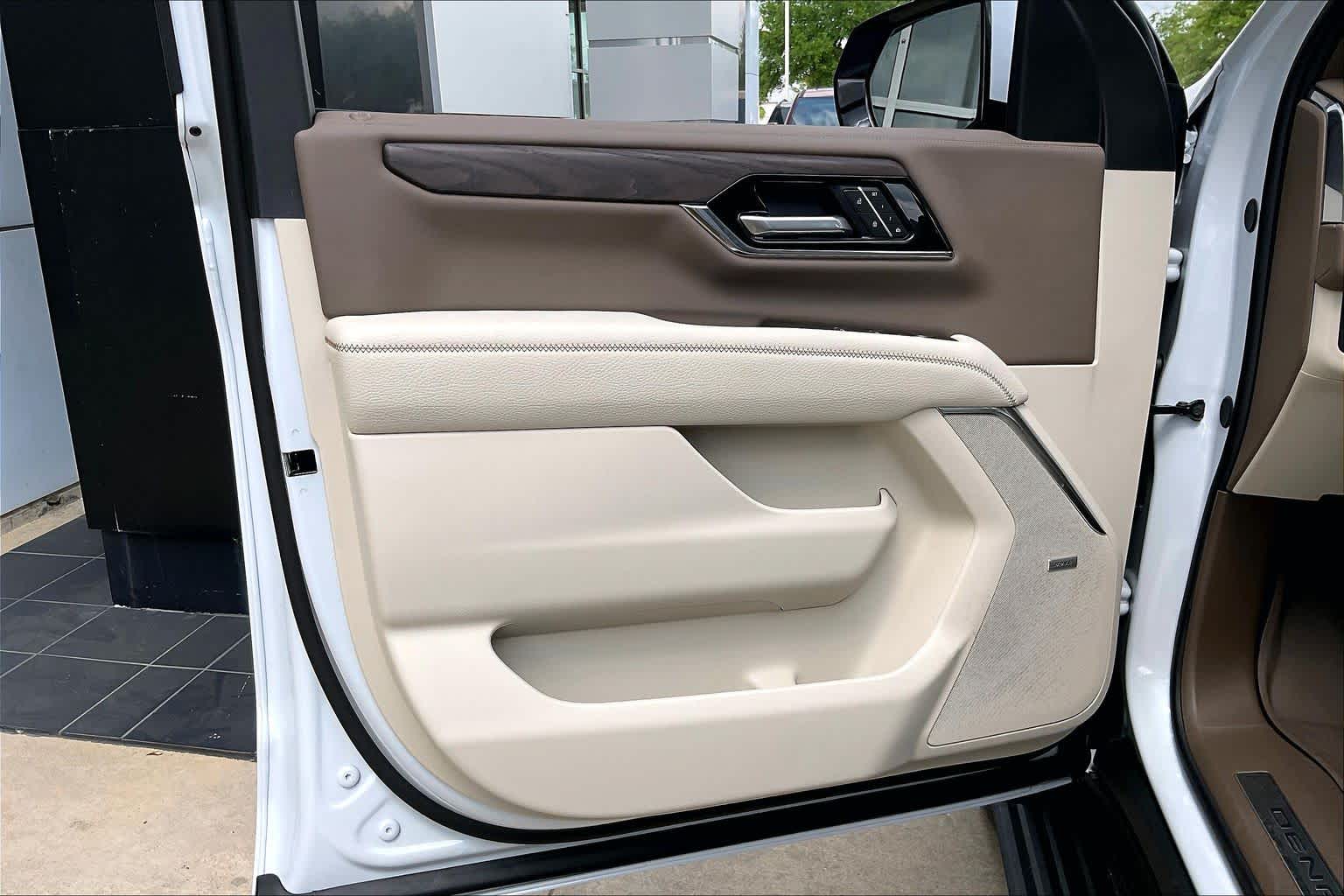 2026 GMC Yukon Denali Denali Glacier White Tricoat at Group 1 GMC Buick South