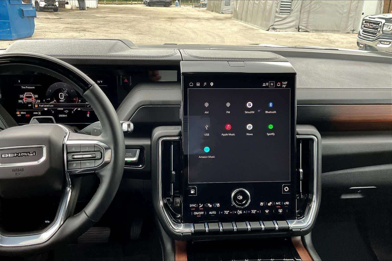 View vehicle photo 7