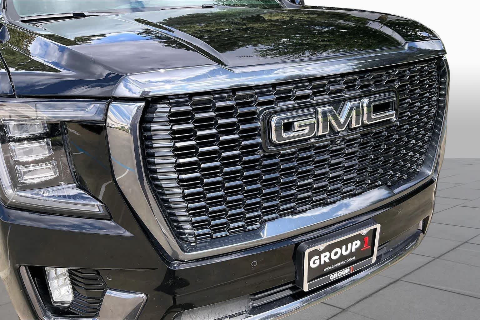 2024 GMC Yukon Denali Ultimate photo 28 of 35