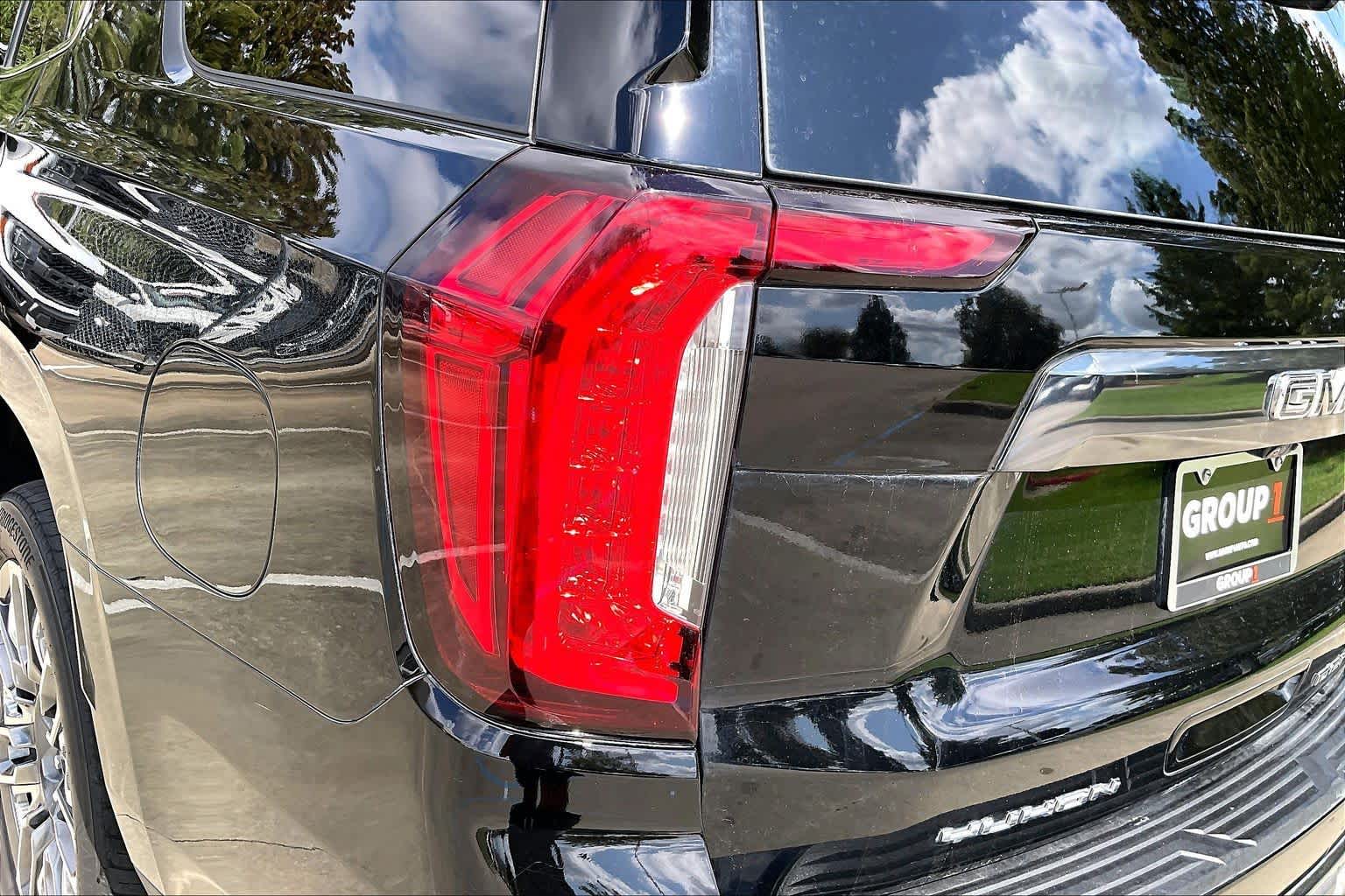 2024 GMC Yukon Denali Ultimate photo 27 of 35
