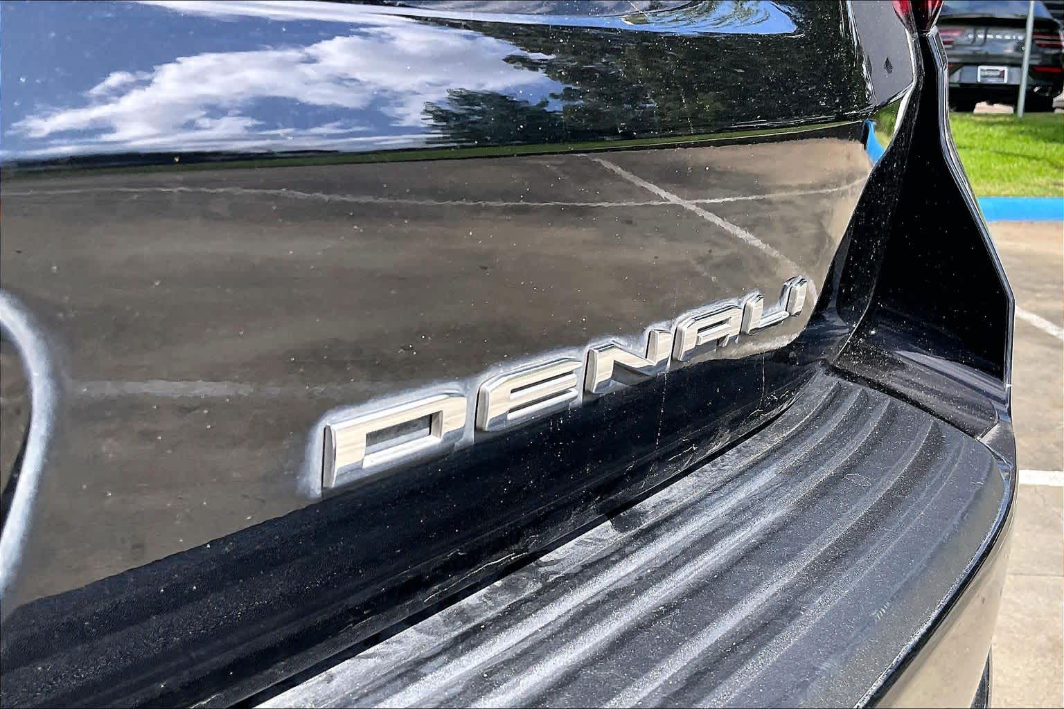 2024 GMC Yukon Denali Ultimate photo 9 of 35