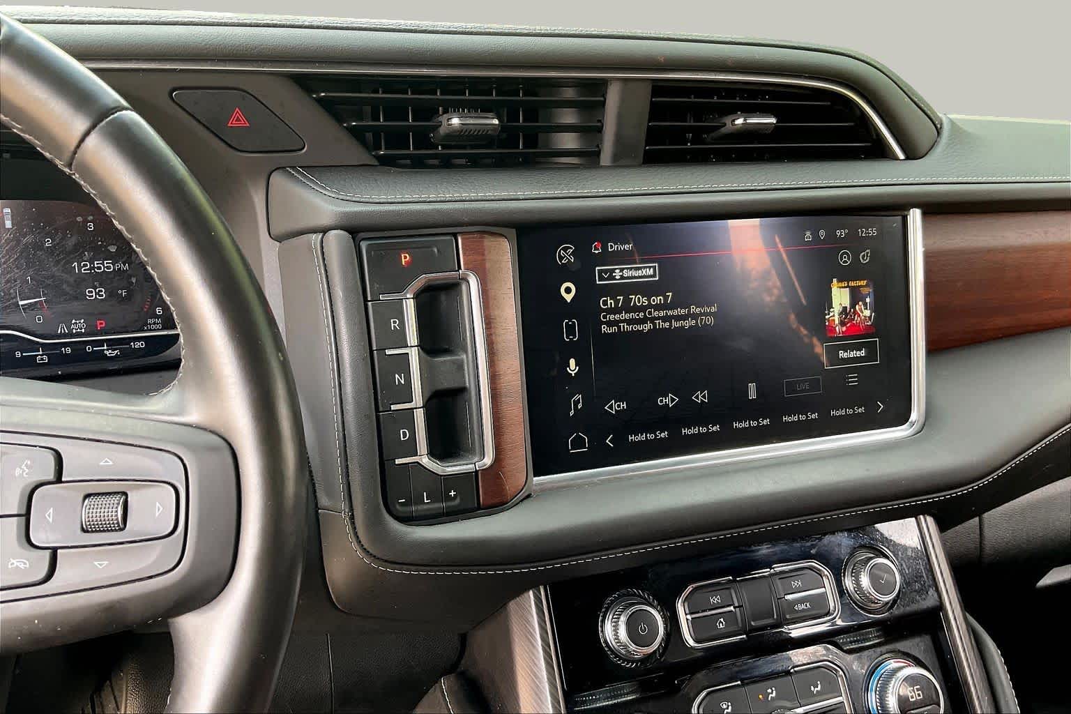 2024 GMC Yukon Denali Ultimate photo 6 of 35