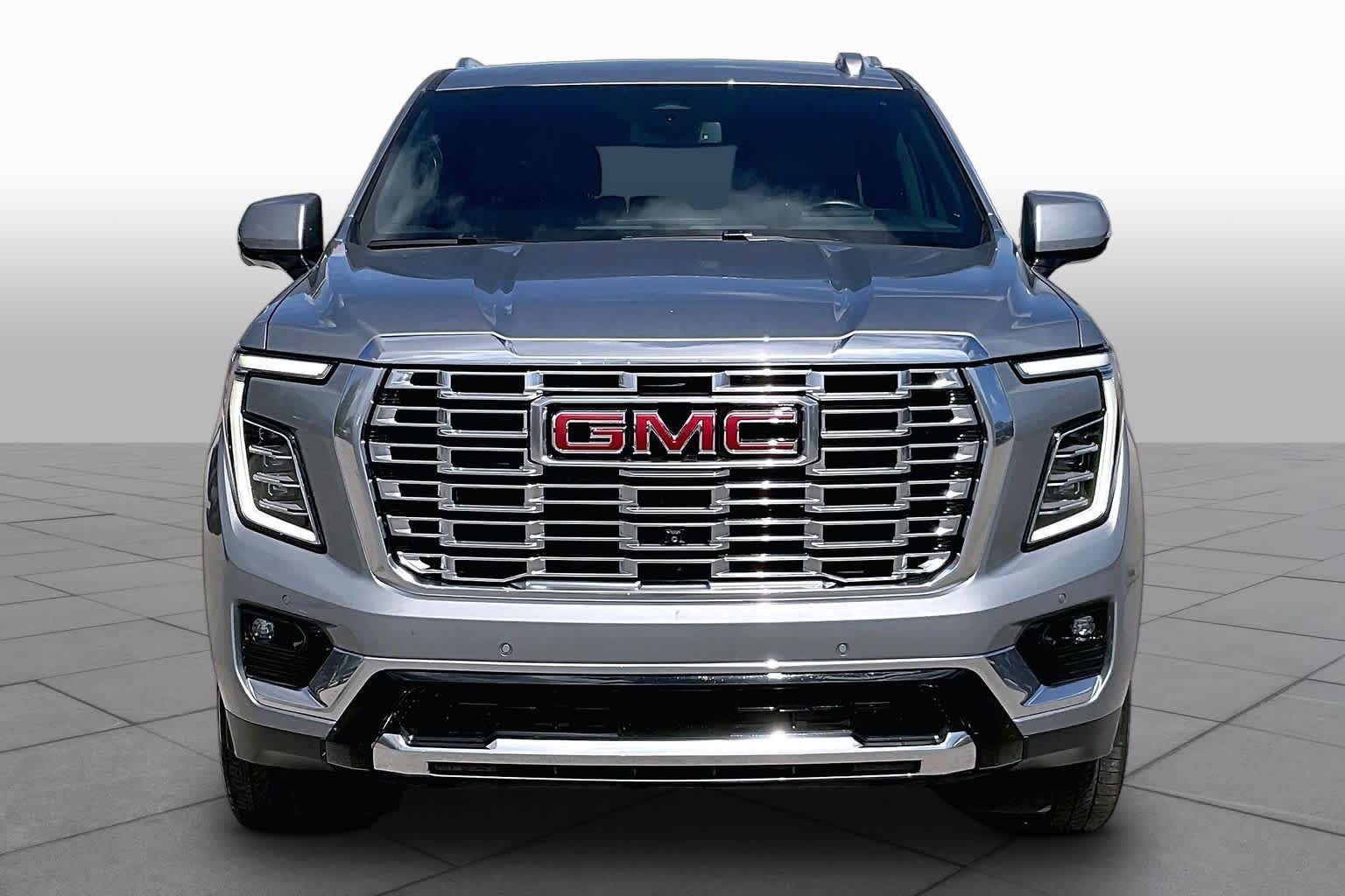 2025 GMC Yukon XL Denali photo 4 of 33
