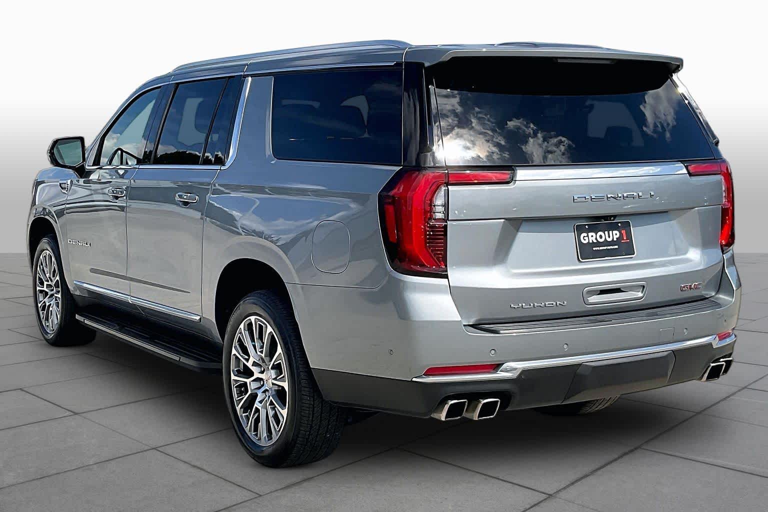 2025 GMC Yukon XL Denali photo 11 of 33