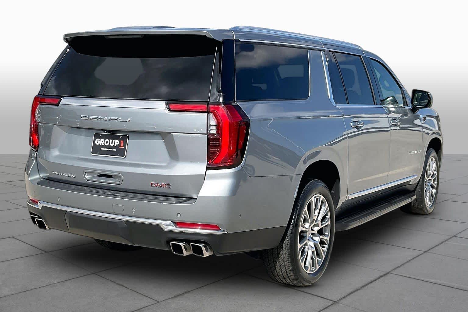 2025 GMC Yukon XL Denali photo 12 of 33