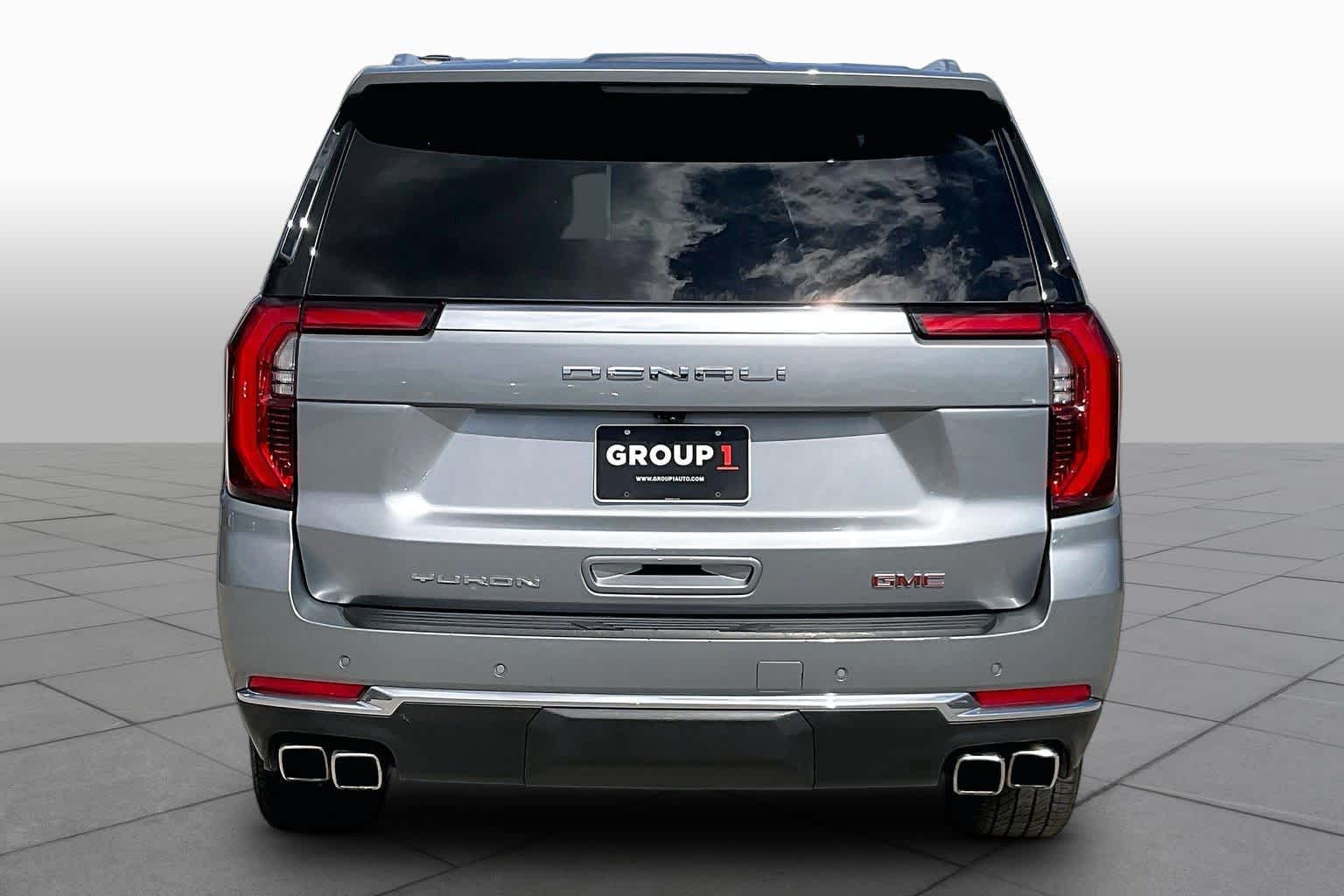 2025 GMC Yukon XL Denali photo 5 of 33