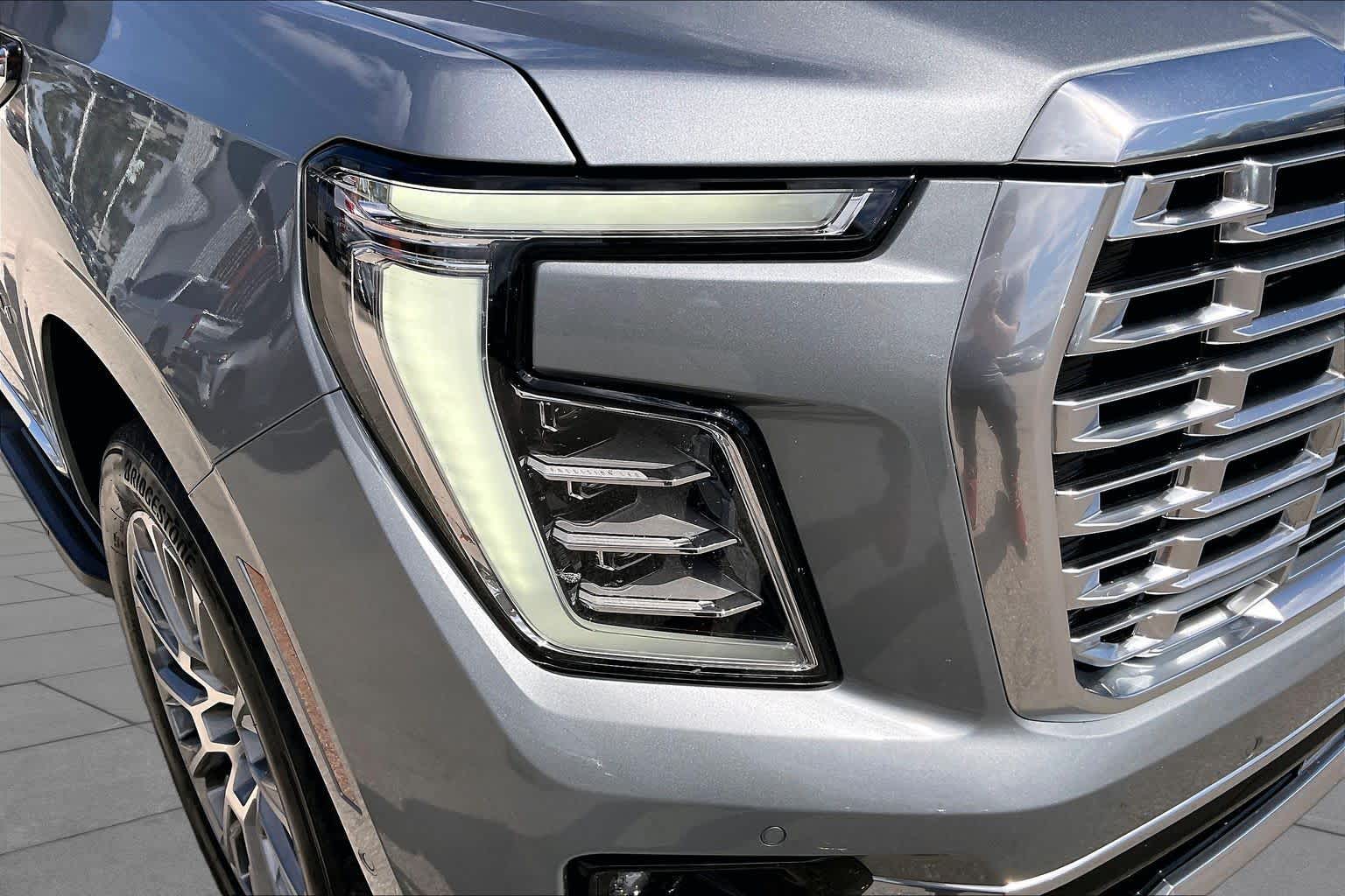 2025 GMC Yukon XL Denali photo 26 of 33