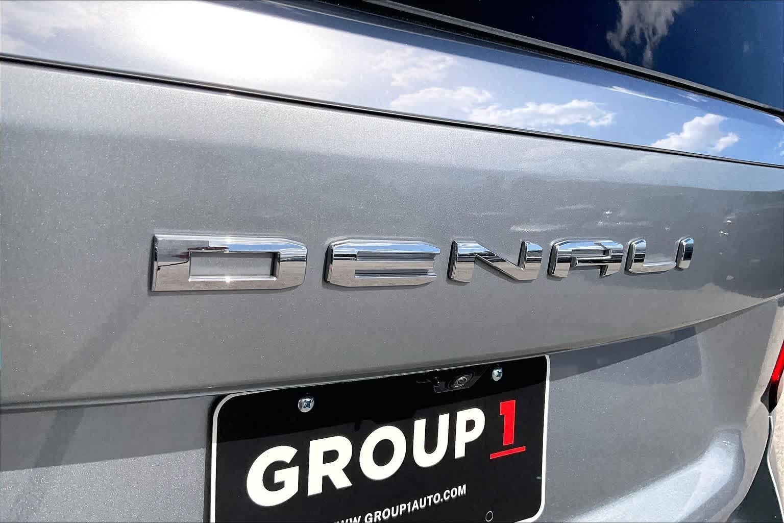 2025 GMC Yukon XL Denali photo 29 of 33