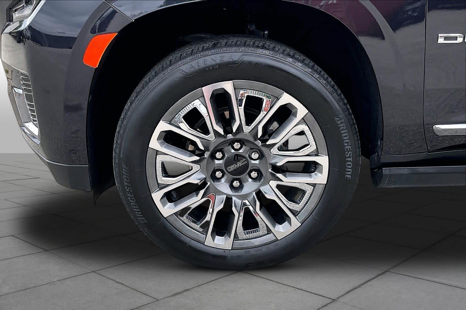 2023 GMC Yukon Denali Ultimate Denali Ultimate - 10