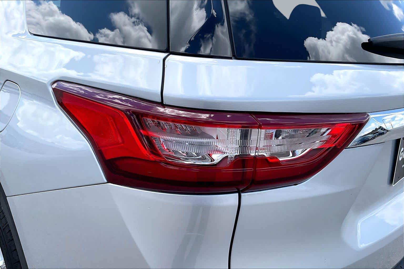 2018 Chevrolet Traverse LT Cloth Silver Ice Metallic at Westside Kia