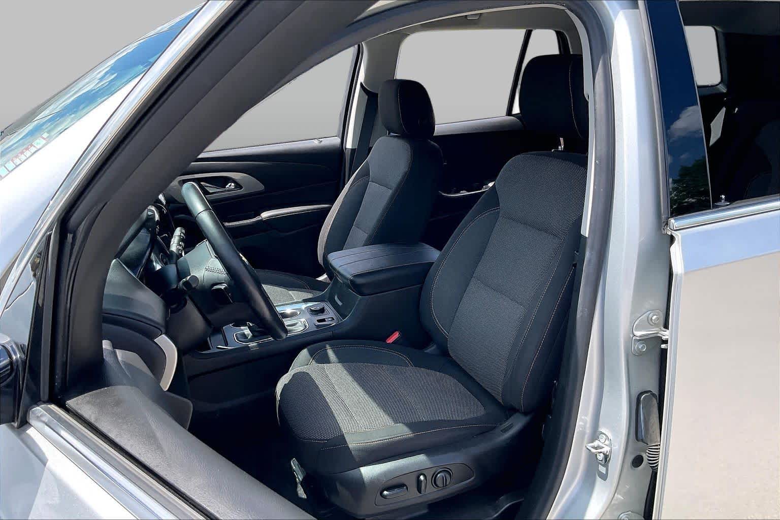 2018 Chevrolet Traverse LT Cloth Silver Ice Metallic at Westside Kia