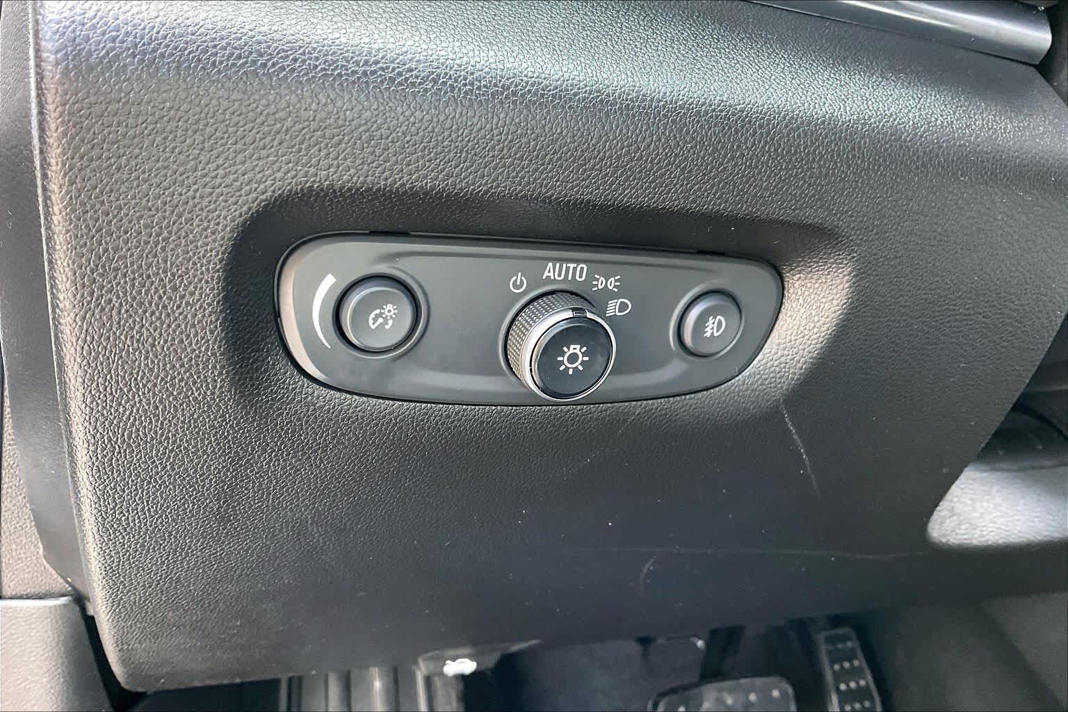 2018 Chevrolet Traverse LT Cloth Silver Ice Metallic at Westside Kia