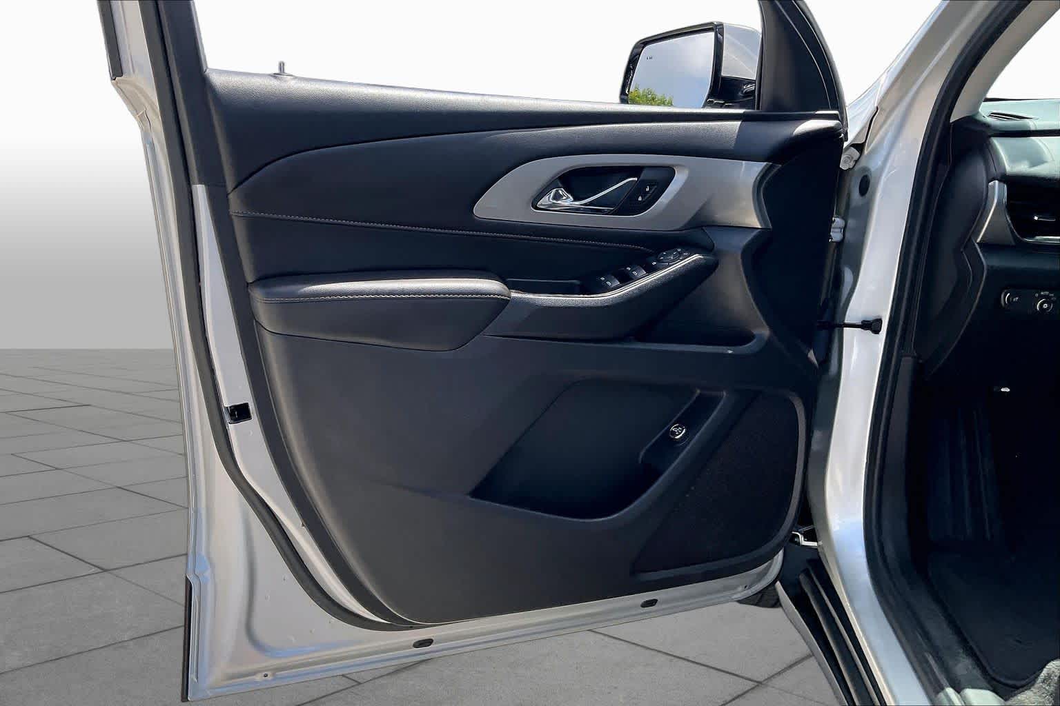 2018 Chevrolet Traverse LT Cloth Silver Ice Metallic at Westside Kia