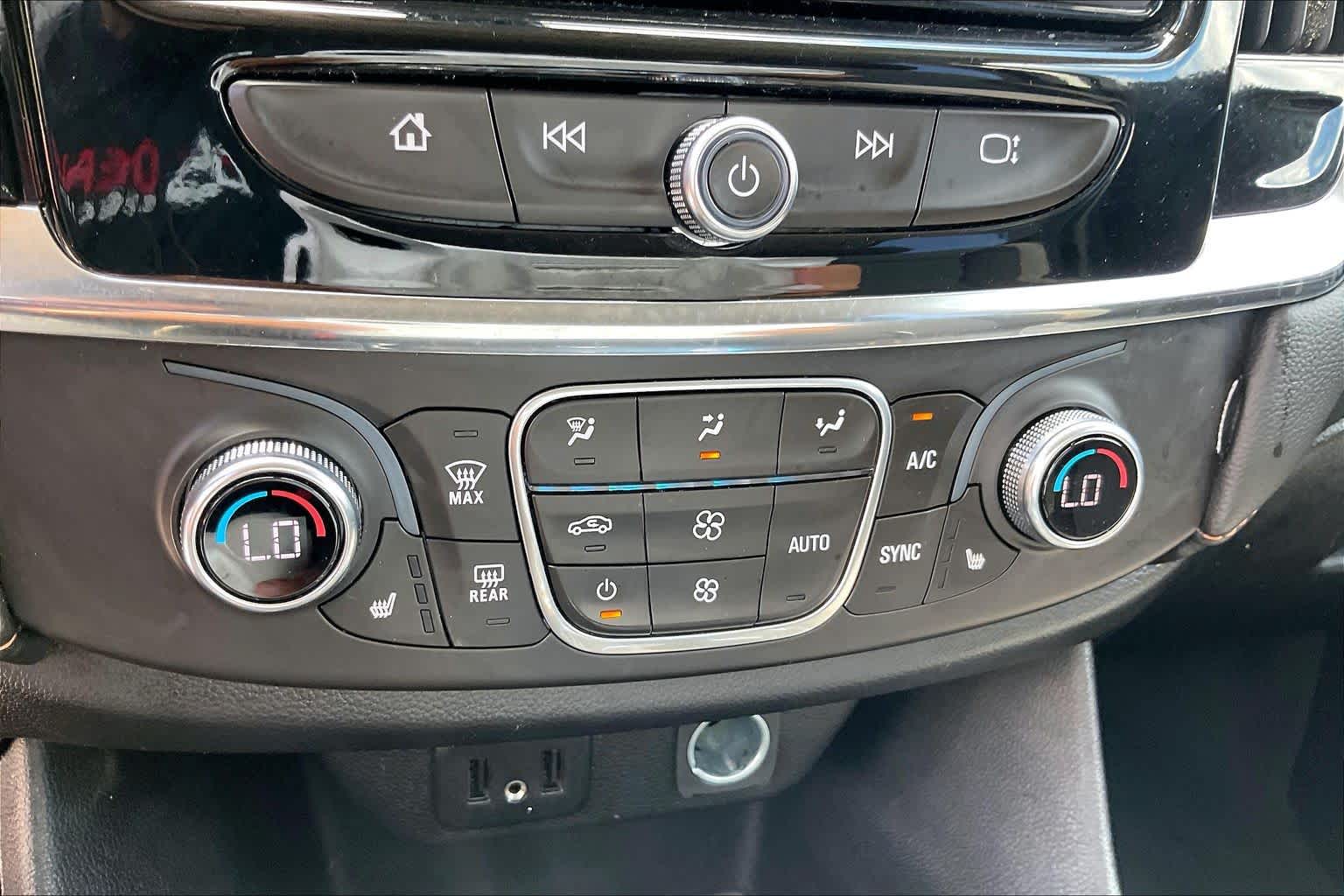 2018 Chevrolet Traverse LT Cloth Silver Ice Metallic at Westside Kia