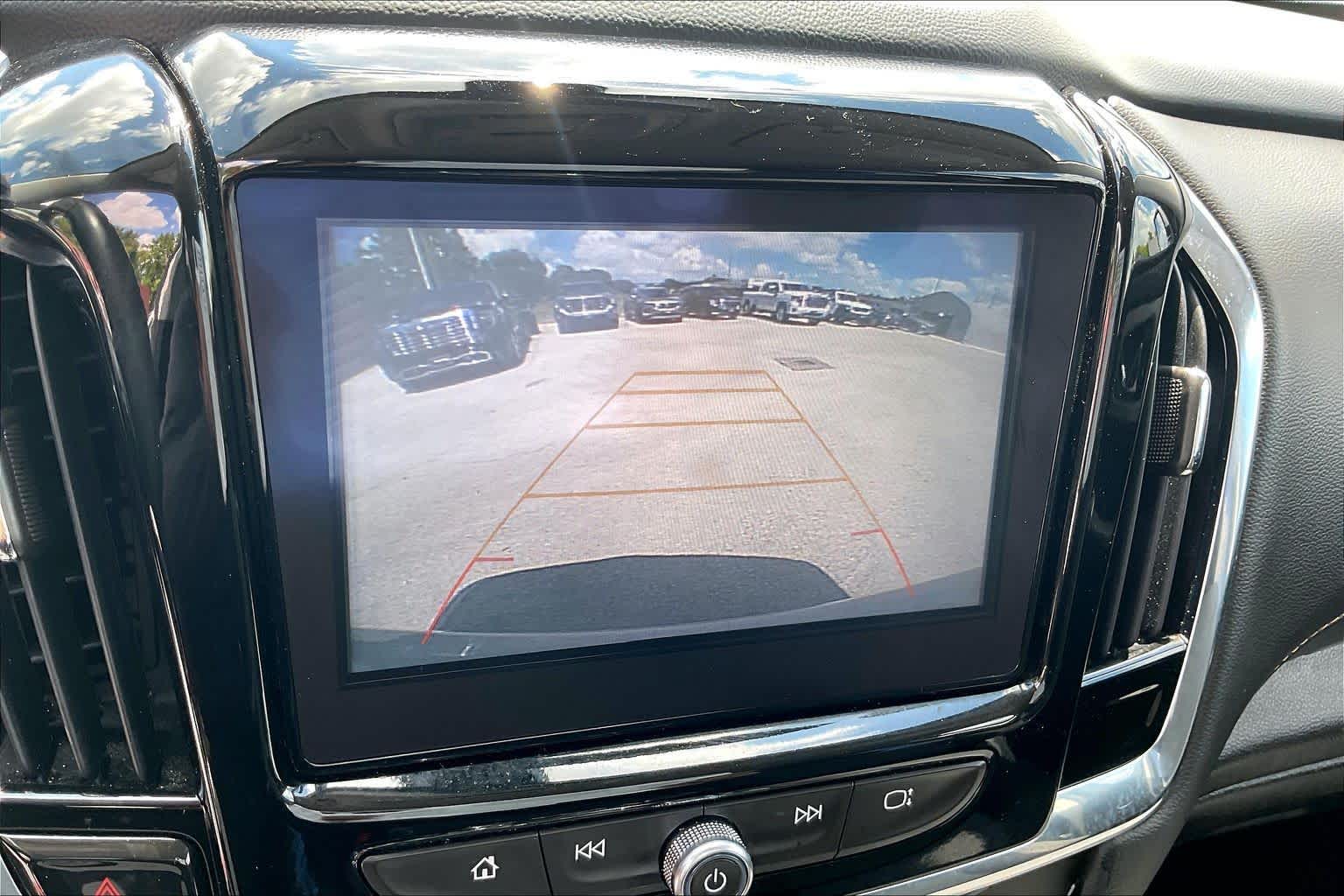 2018 Chevrolet Traverse LT Cloth Silver Ice Metallic at Westside Kia