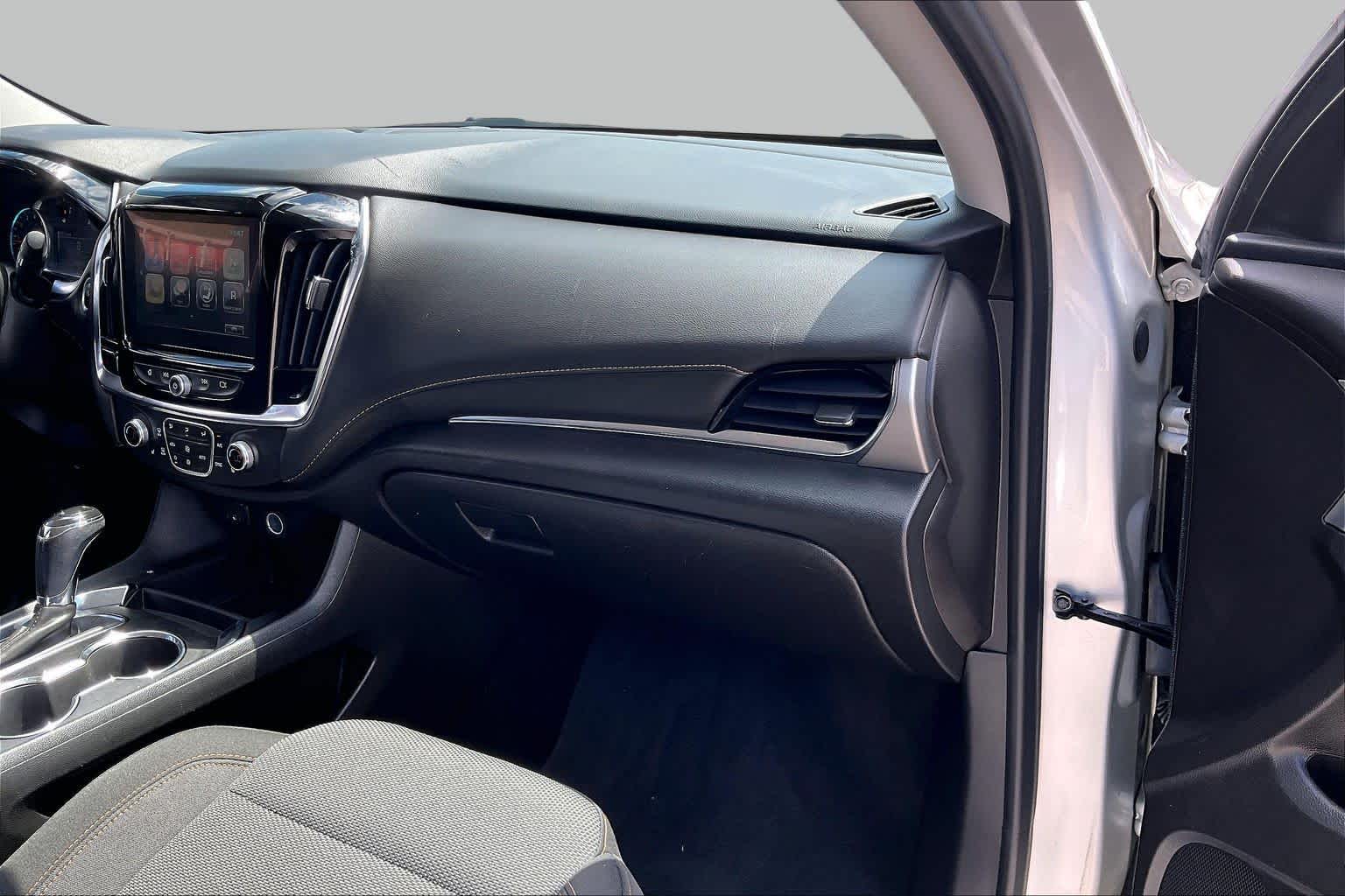 2018 Chevrolet Traverse LT Cloth Silver Ice Metallic at Westside Kia
