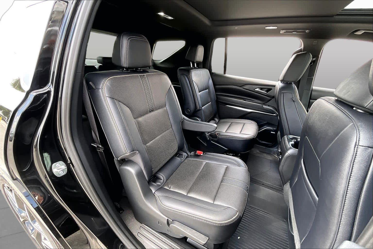 2026 Chevrolet Traverse photo 21 of 34