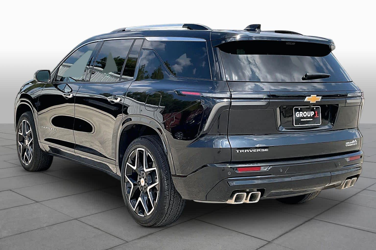 2026 Chevrolet Traverse photo 12 of 34
