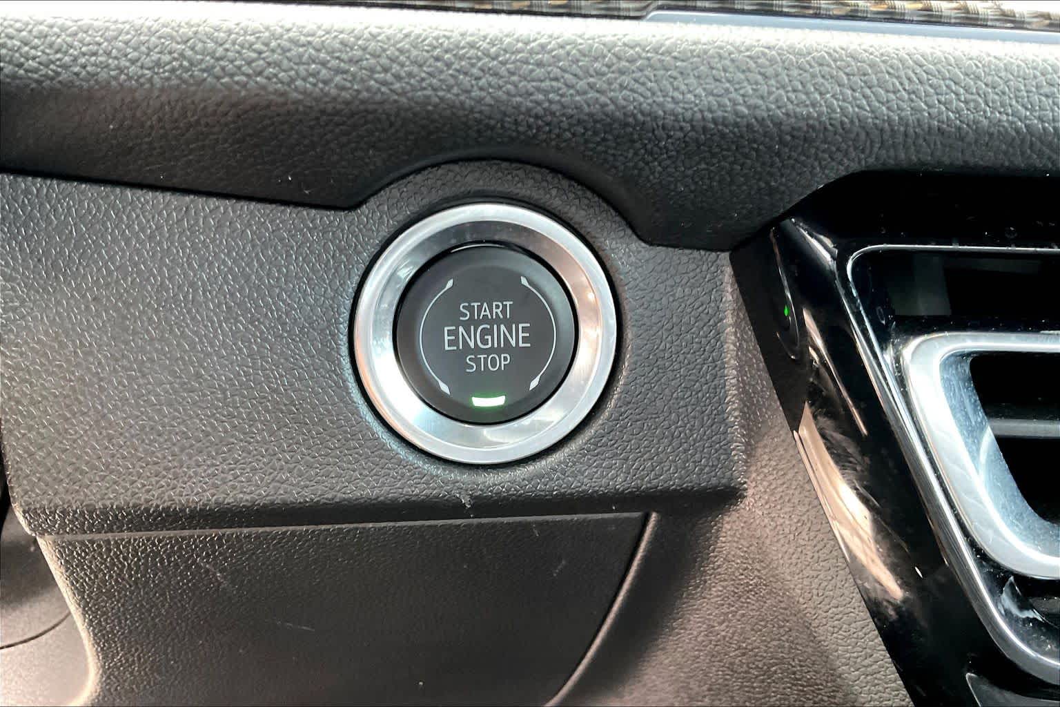 2026 Chevrolet Traverse photo 33 of 34