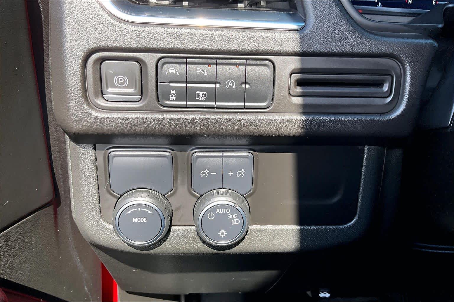 2023 Chevrolet Tahoe photo 13 of 33