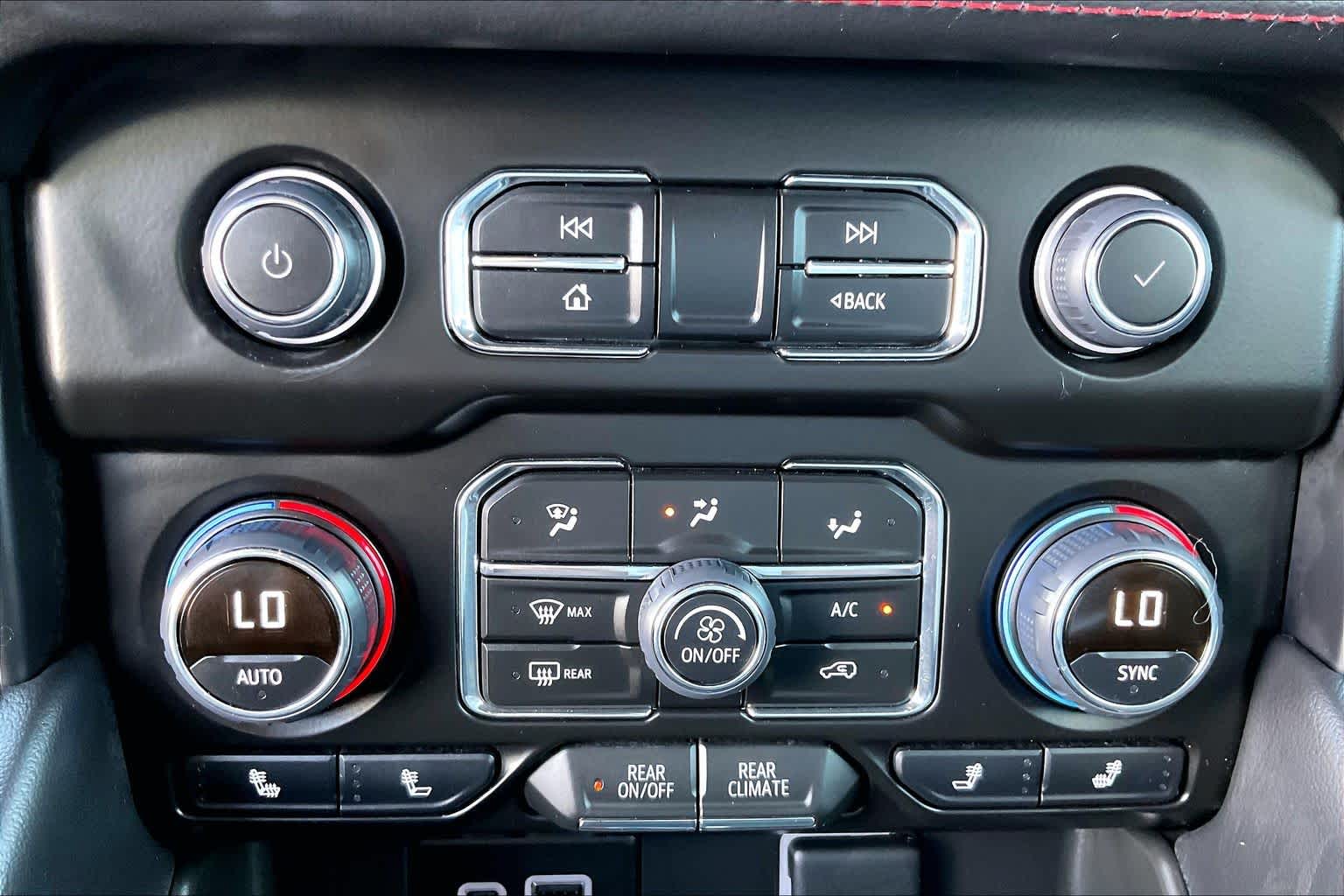 2023 Chevrolet Tahoe photo 31 of 33