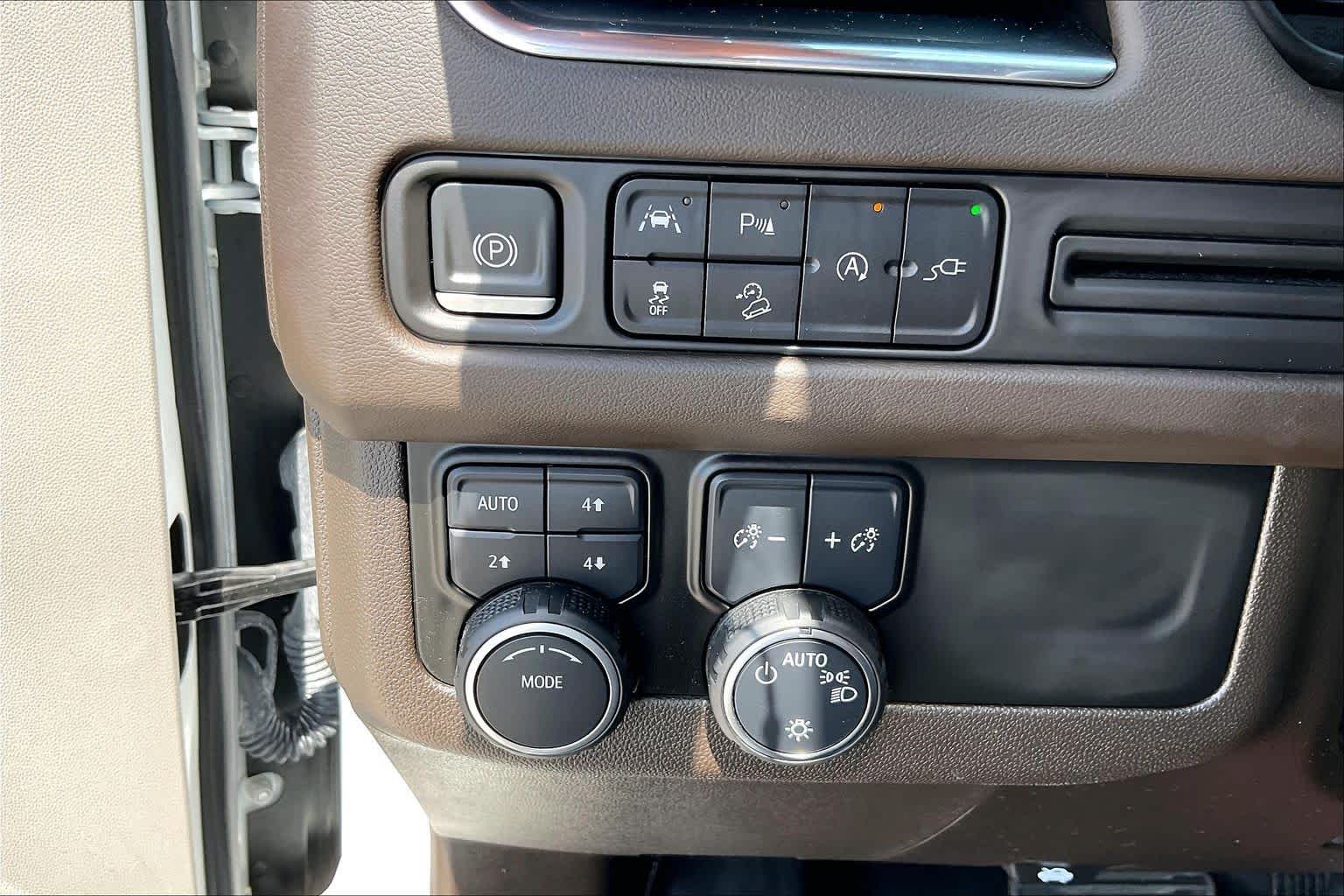 2022 Chevrolet Tahoe Z71 Iridescent Pearl Tricoat at Lone Star Chevrolet