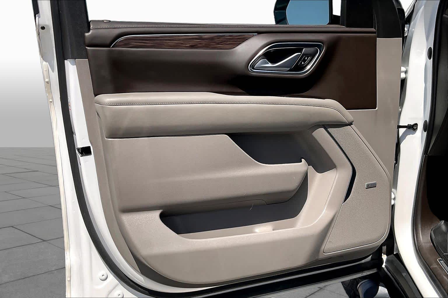2022 Chevrolet Tahoe Z71 Iridescent Pearl Tricoat at Lone Star Chevrolet