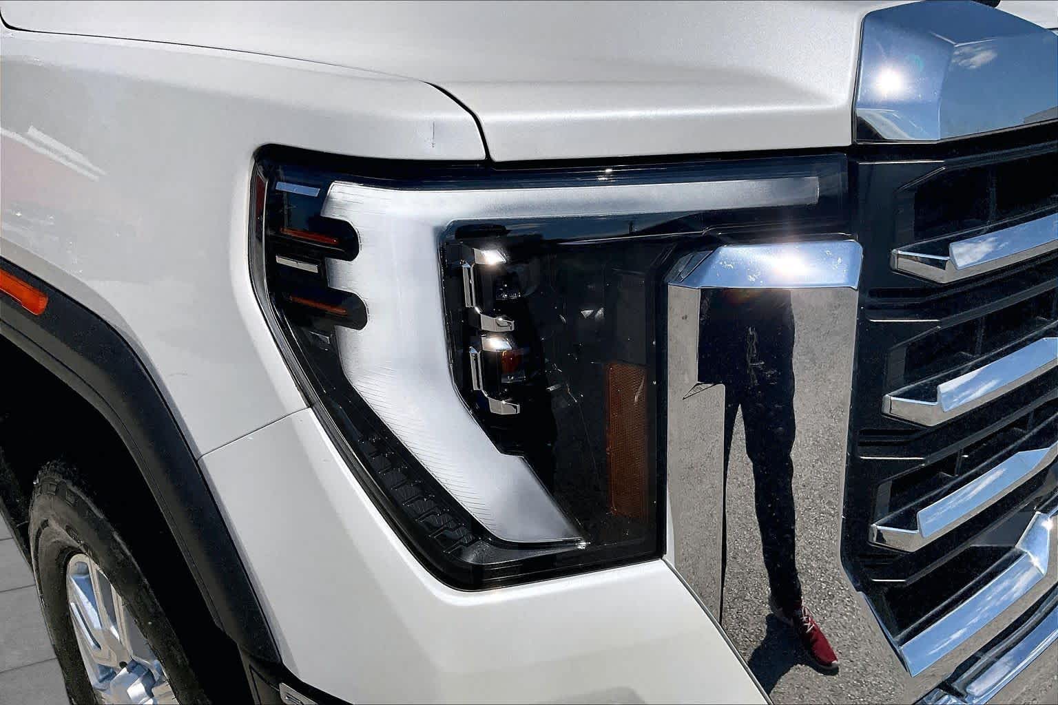2024 GMC Sierra 2500HD photo 28 of 35