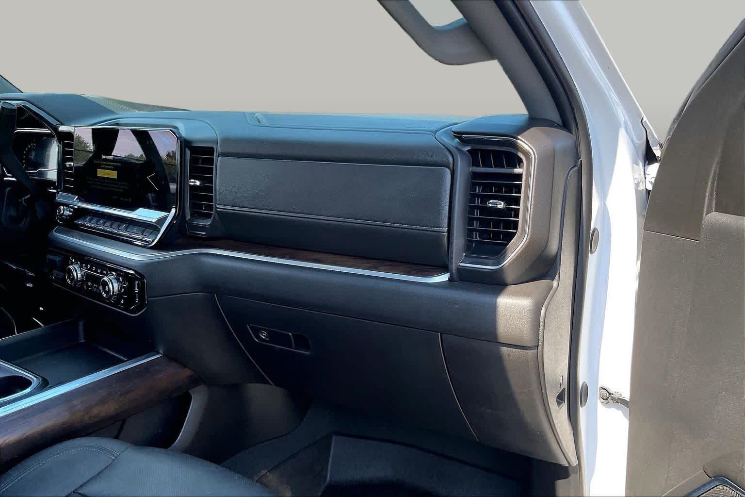 2024 GMC Sierra 2500HD photo 19 of 35