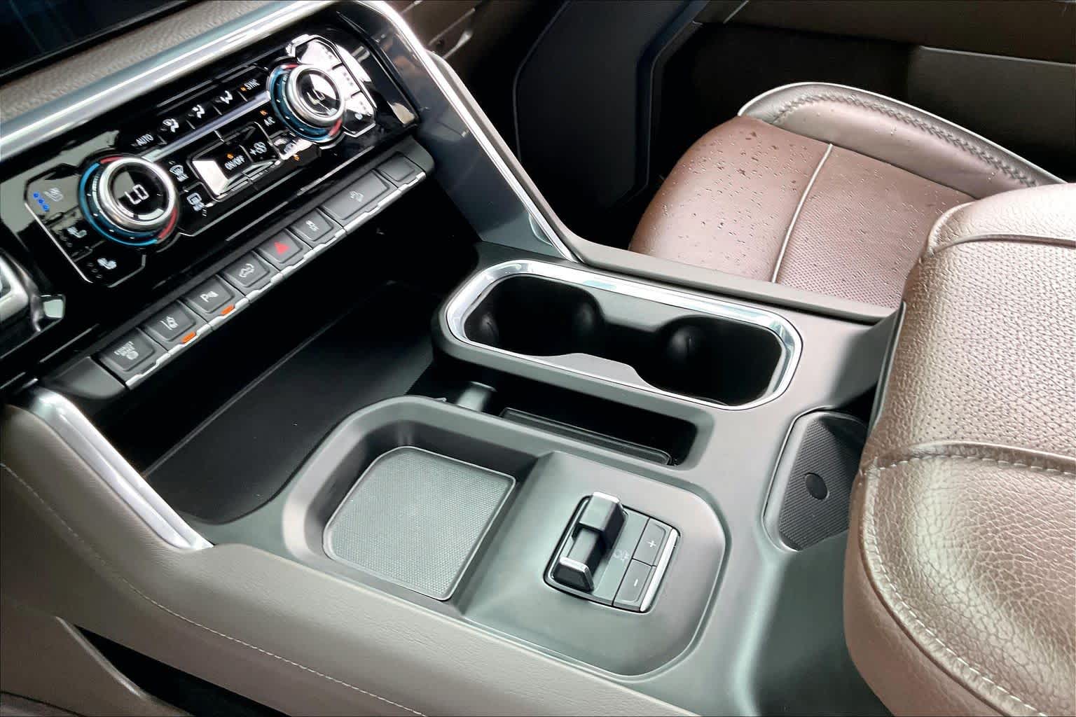 2024 GMC Sierra 2500HD Denali White Frost Tricoat at Group 1 GMC Buick South