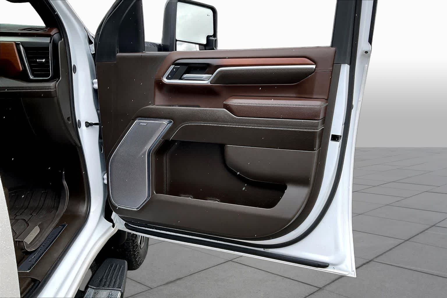 2024 GMC Sierra 2500HD Denali White Frost Tricoat at Group 1 GMC Buick South