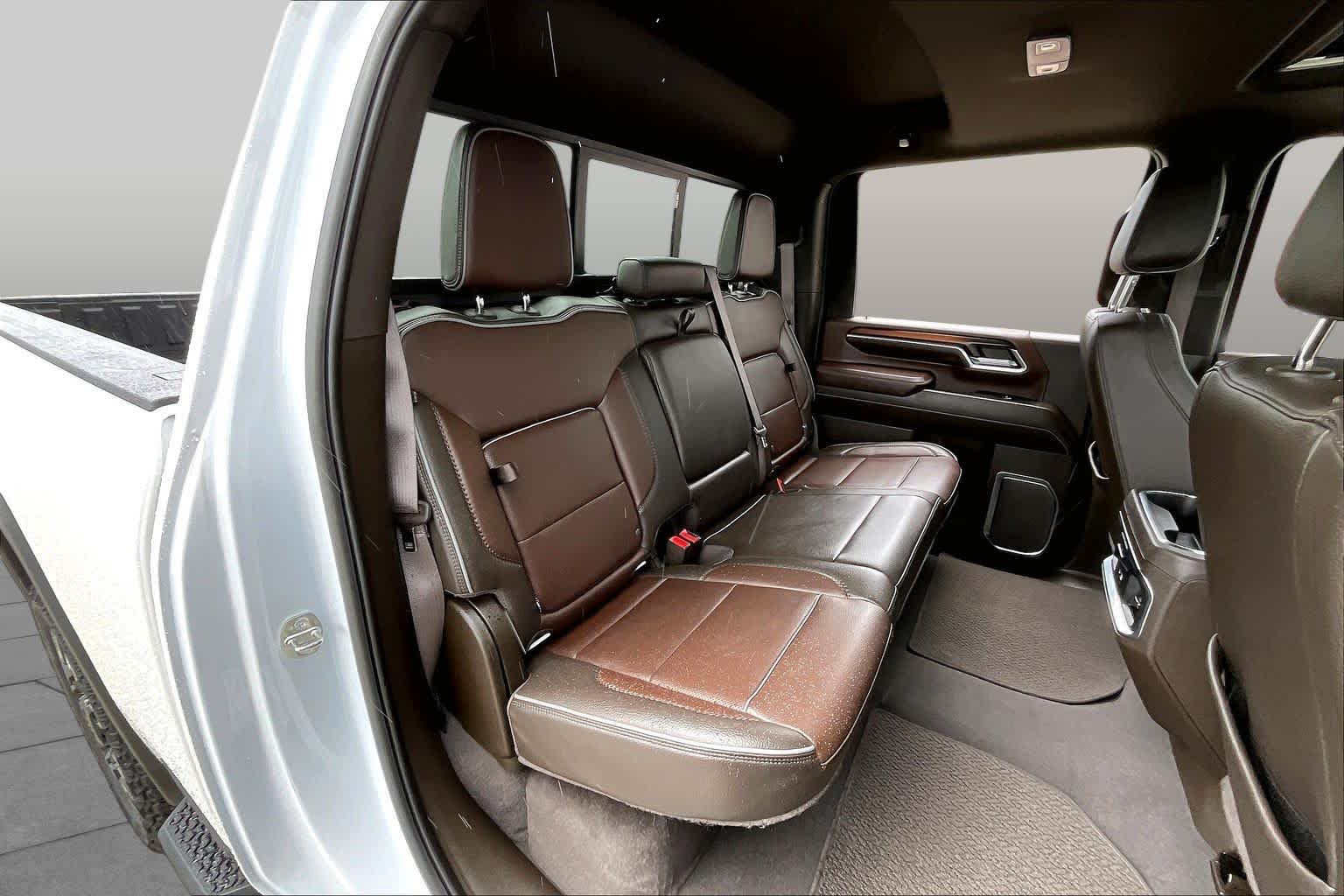 2024 GMC Sierra 2500HD Denali White Frost Tricoat at Group 1 GMC Buick South