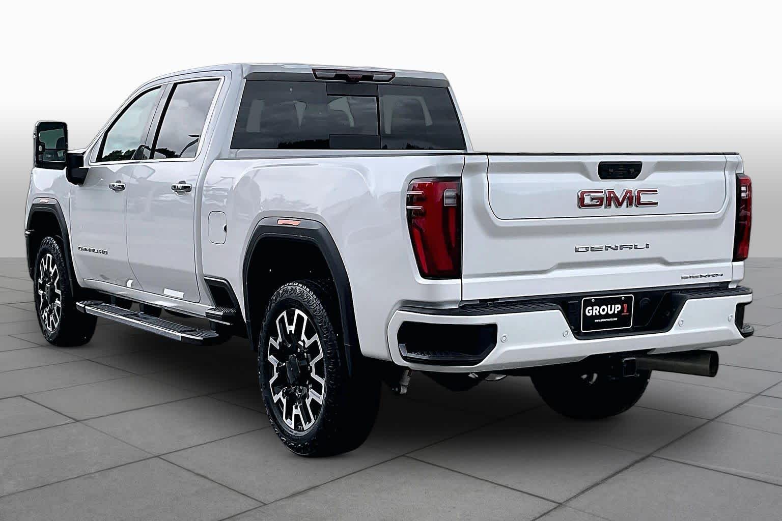 2024 GMC Sierra 2500HD Denali White Frost Tricoat at Group 1 GMC Buick South
