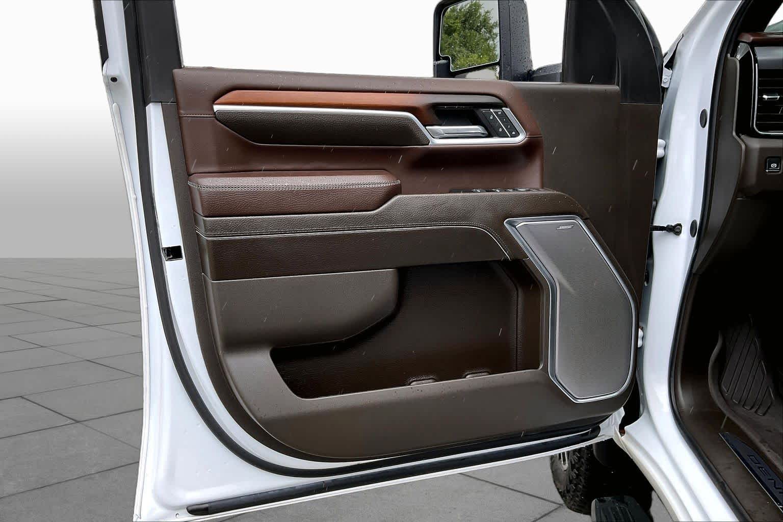 2024 GMC Sierra 2500HD Denali White Frost Tricoat at Group 1 GMC Buick South
