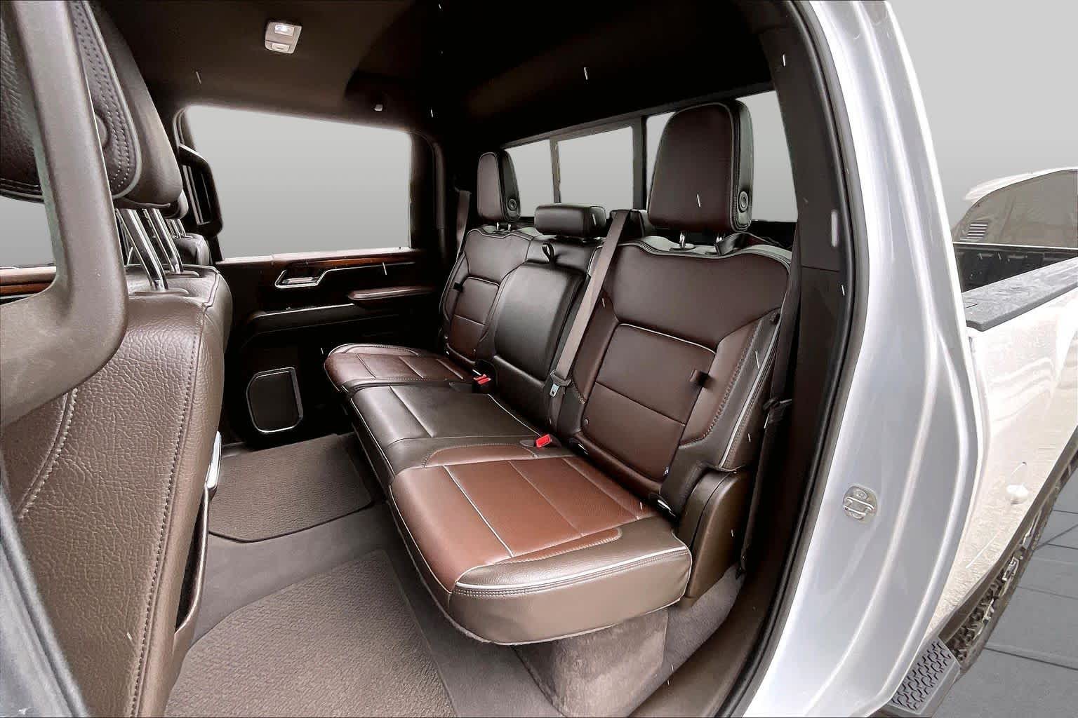 2024 GMC Sierra 2500HD Denali White Frost Tricoat at Group 1 GMC Buick South