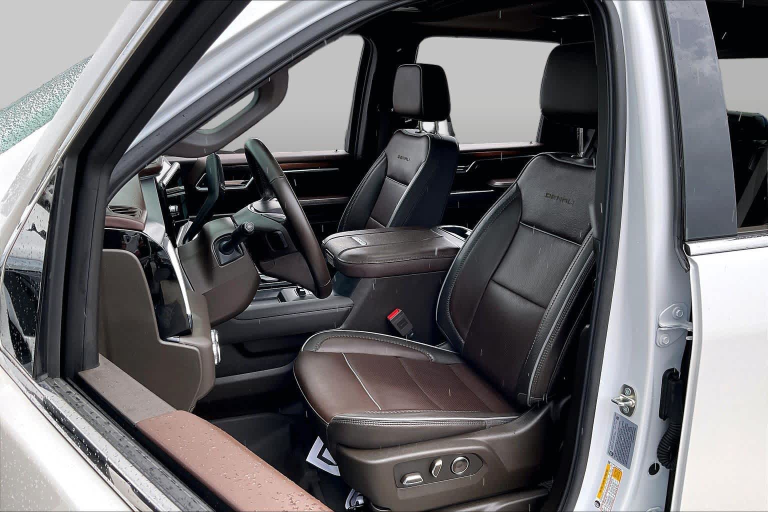 2024 GMC Sierra 2500HD Denali White Frost Tricoat at Group 1 GMC Buick South