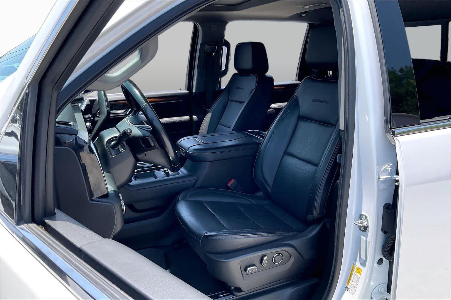 2024 GMC Sierra 2500HD Denali White Frost Tricoat at Friendly Ford Crosby