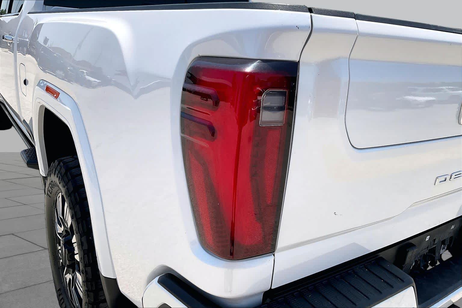 2024 GMC Sierra 2500HD Denali White Frost Tricoat at Friendly Ford Crosby