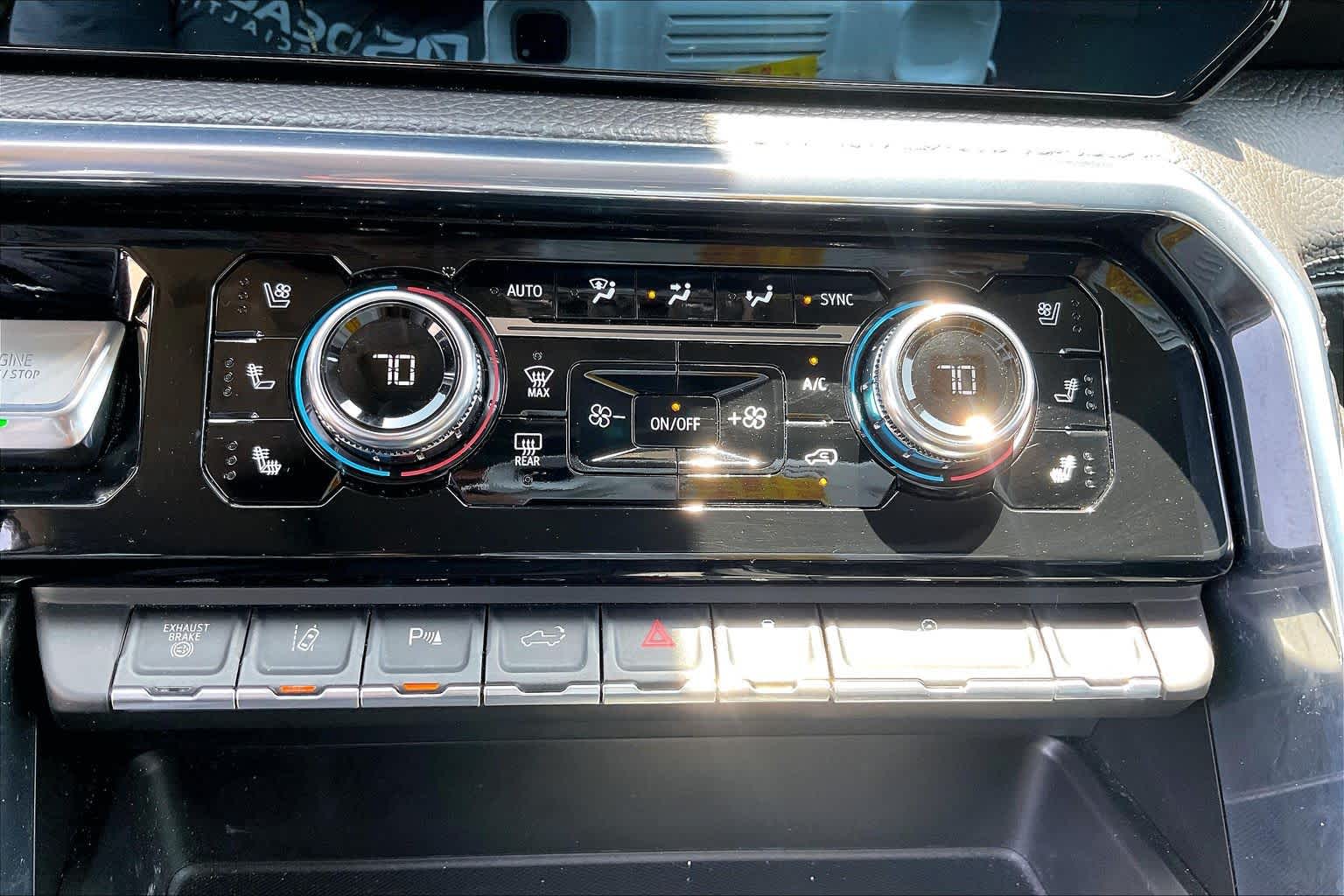 2024 GMC Sierra 2500HD Denali White Frost Tricoat at Friendly Ford Crosby