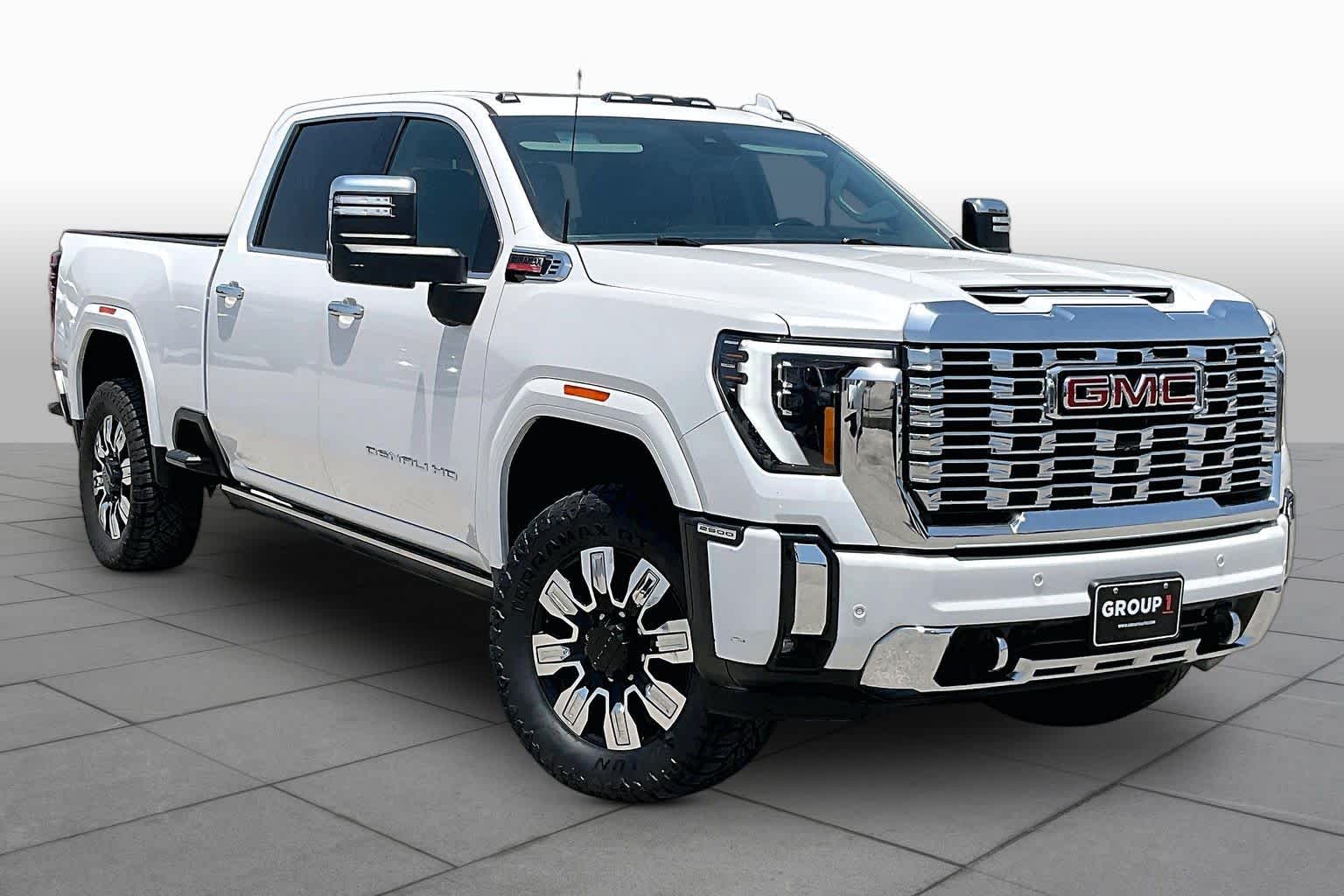 2024 GMC Sierra 2500HD Denali White Frost Tricoat at Friendly Ford Crosby