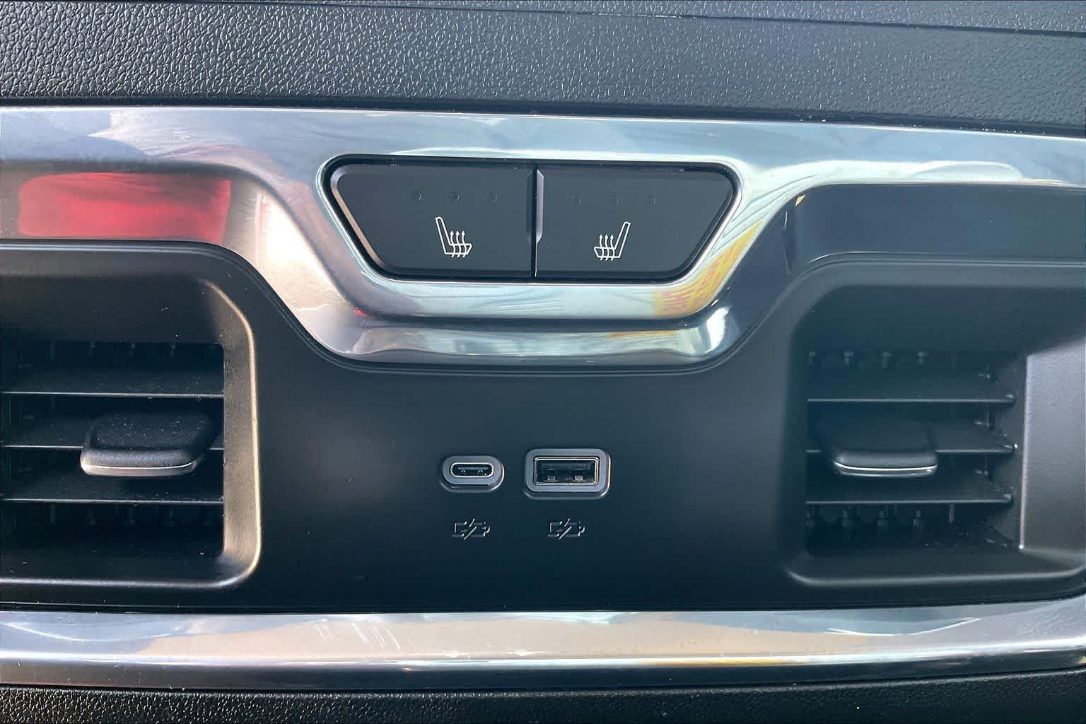2024 GMC Sierra 2500HD Denali White Frost Tricoat at Friendly Ford Crosby