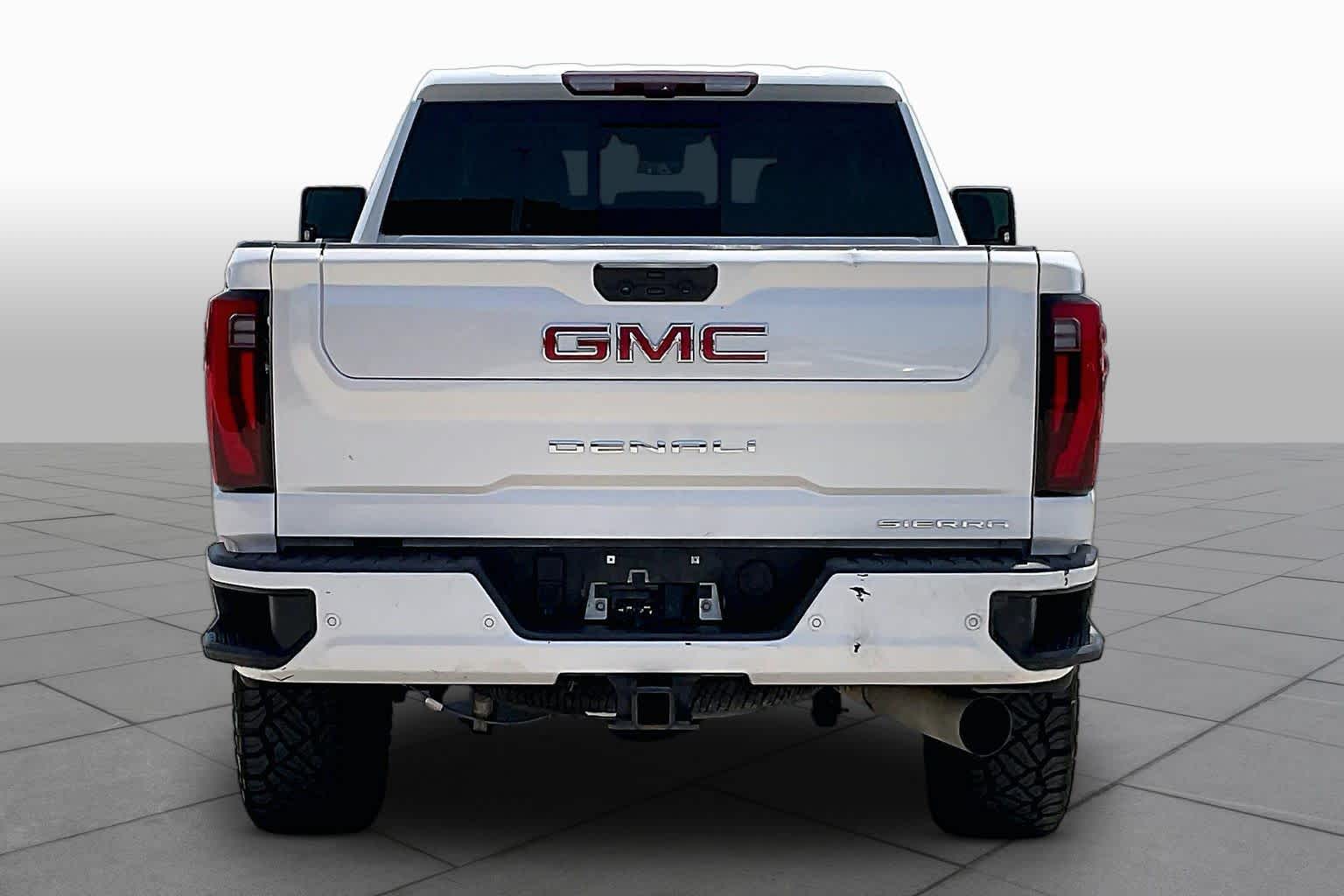 2024 GMC Sierra 2500HD Denali White Frost Tricoat at Friendly Ford Crosby
