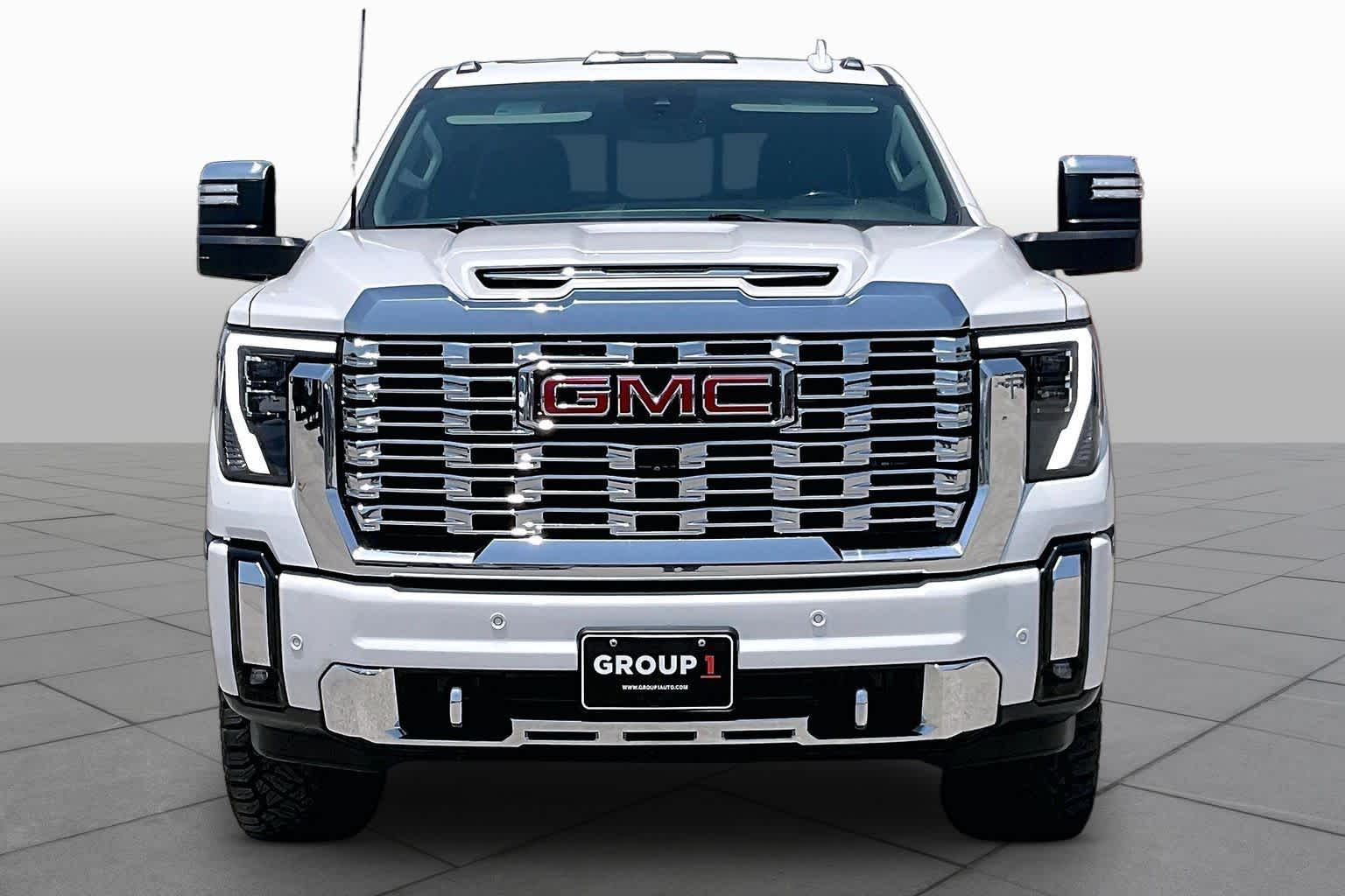 2024 GMC Sierra 2500HD Denali White Frost Tricoat at Friendly Ford Crosby