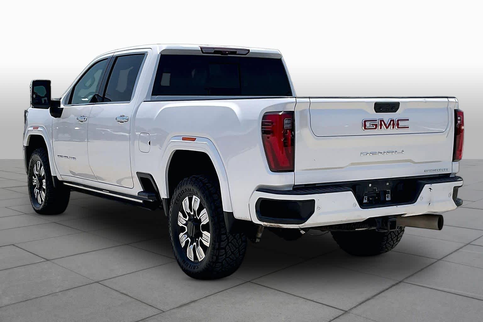 2024 GMC Sierra 2500HD Denali White Frost Tricoat at Friendly Ford Crosby