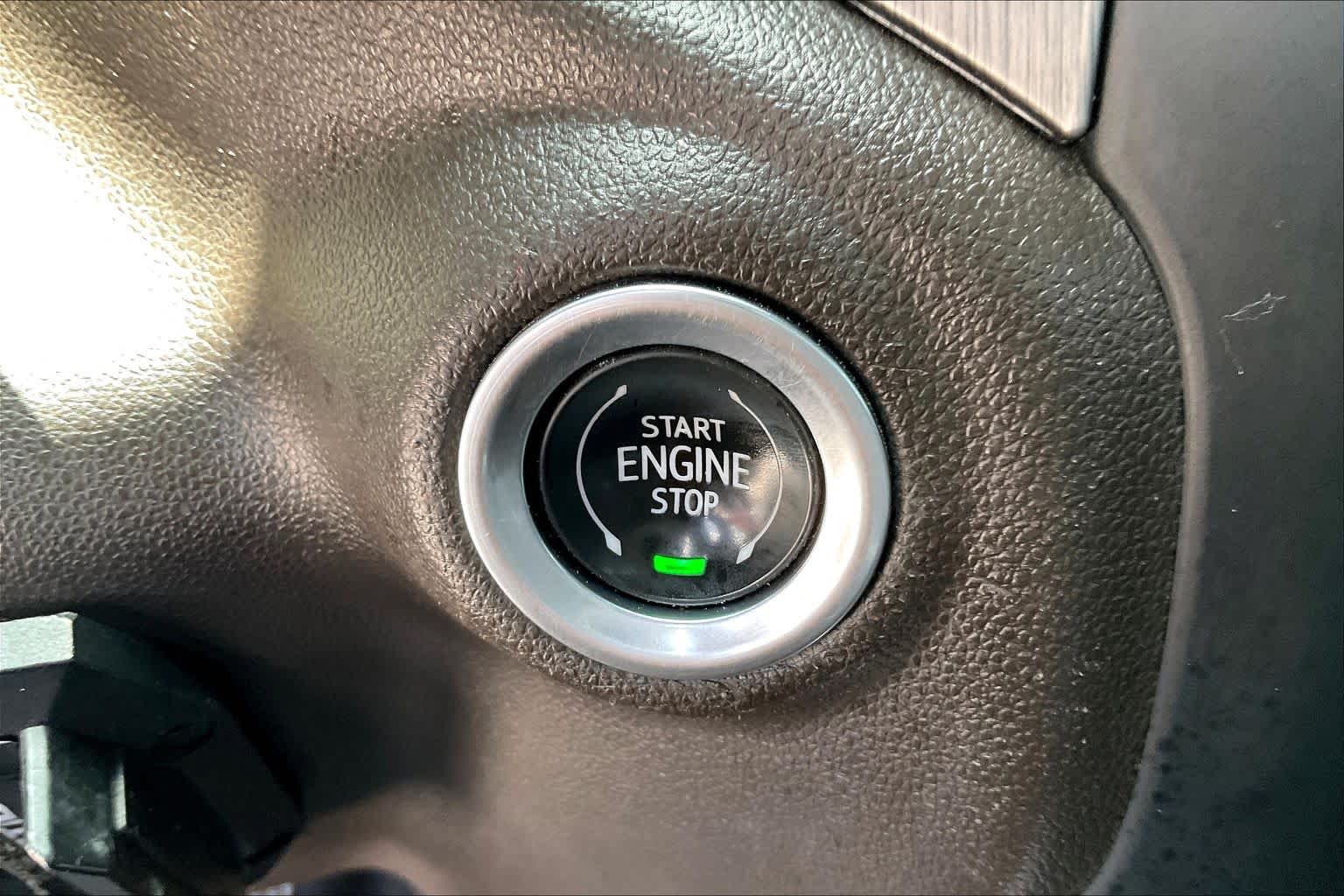 2022 GMC Sierra 2500HD Denali White Frost Tricoat at Honda of Clear Lake
