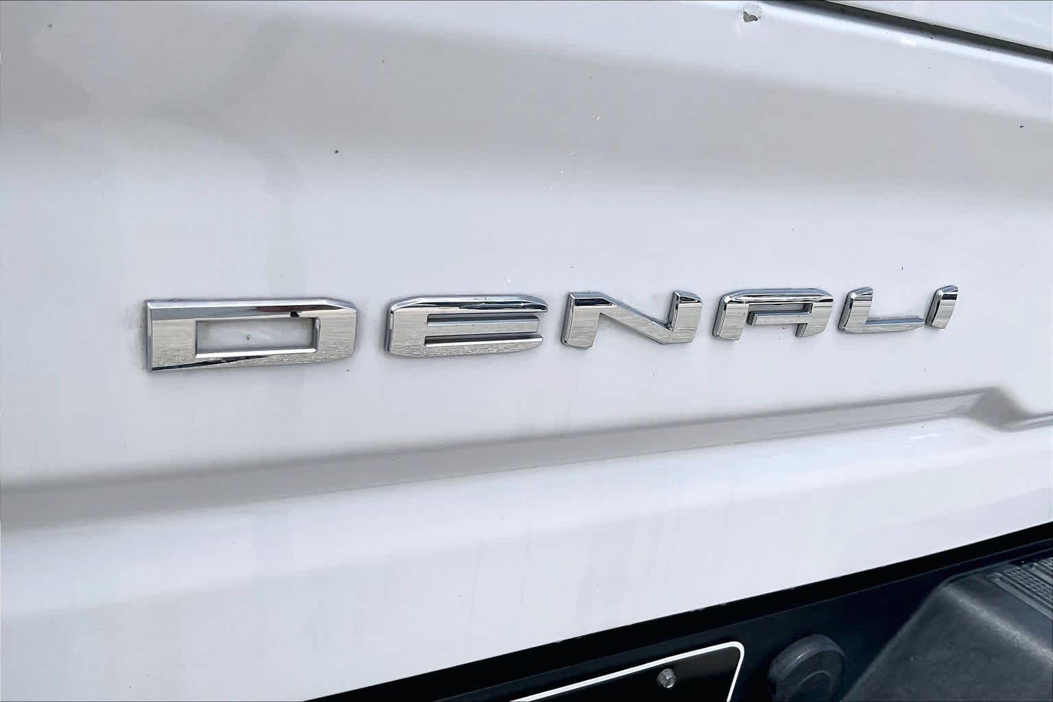 2022 GMC Sierra 2500HD Denali White Frost Tricoat at Honda of Clear Lake