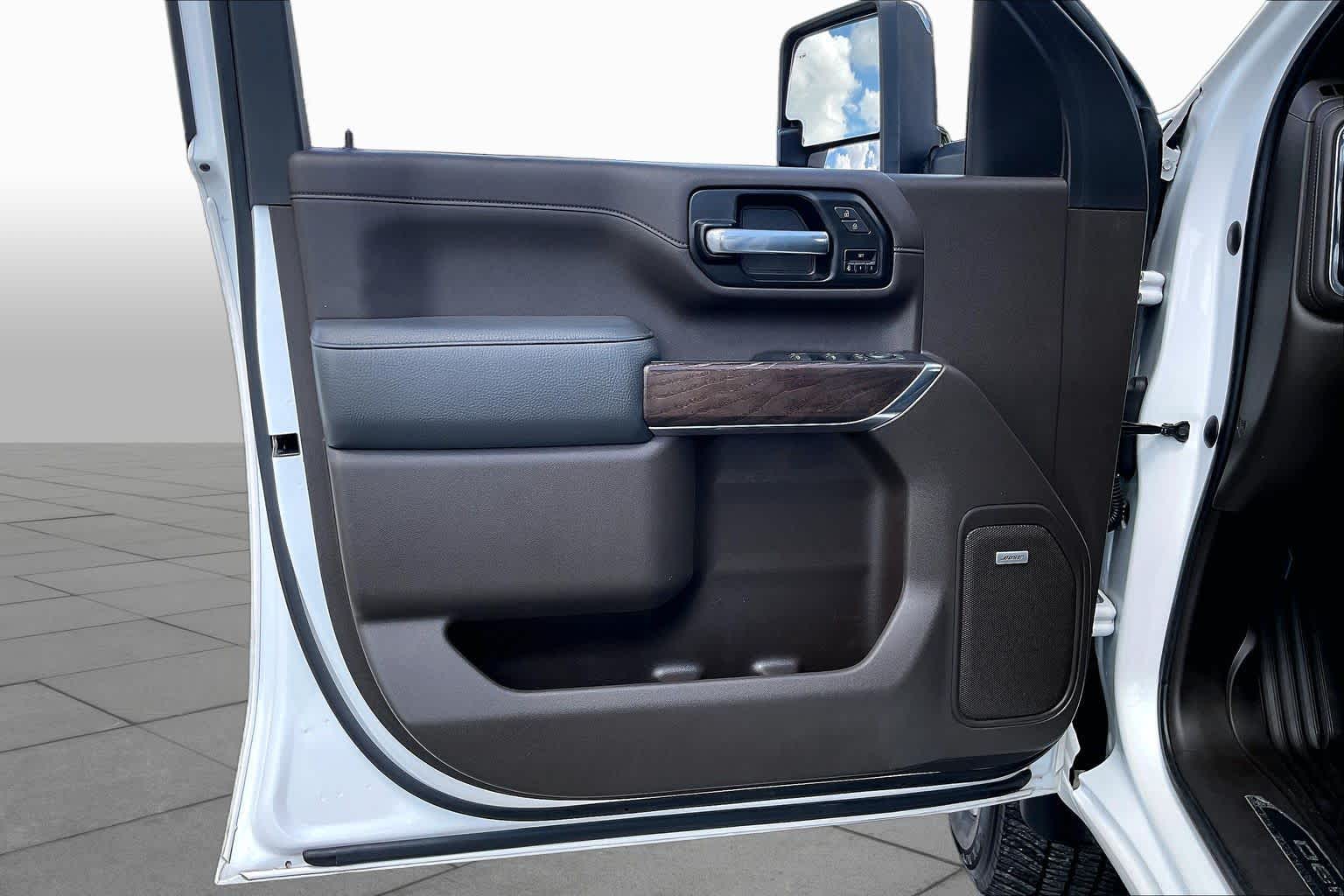 2023 GMC Sierra 2500HD Denali White Frost Tricoat at HGreg Houston